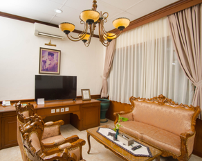 Bung Karno Family Suites